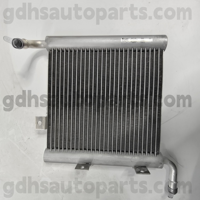 607176 Conjunto del radiador Nissens para Range Rover Velar OE no. LR140296